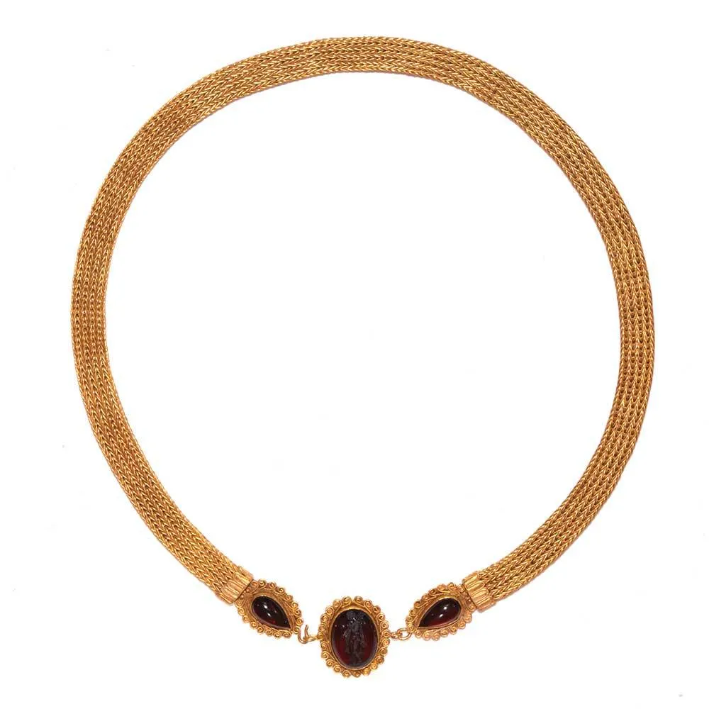 A Greek Revival 18K Gold and Garnet Intaglio Necklace, 19th century, after the antique.